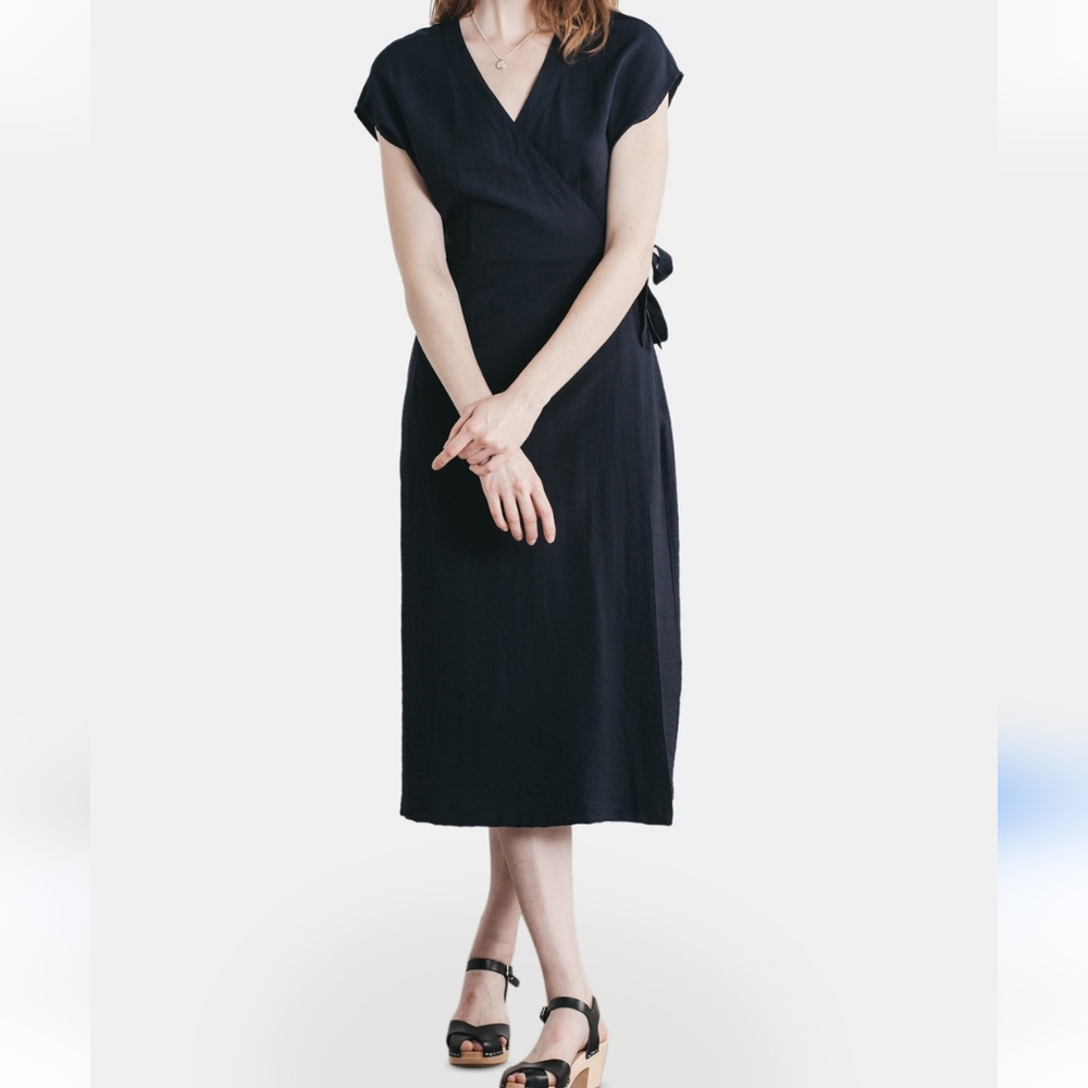 Bridge & Burn Saria wrap dress in Navy Blue. Size S